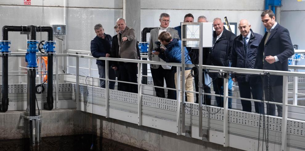 Azcón visita la Estación Depuradora de Aguas Residuales de Sallent de Gállego