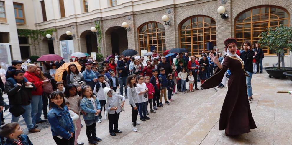 Cerca de 13.000 aragoneses han disfrutado de la celebración de San Jorge en el edificio Pignatelli