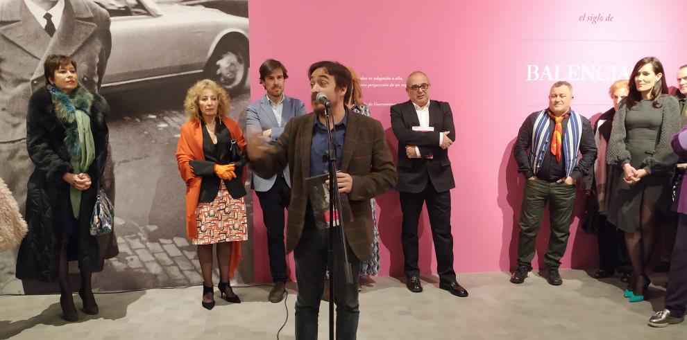 El IAACC Pablo Serrano vuelve a rendir homenaje a Balenciaga con una muestra dedicada a sus vestidos y el universo de su atelier