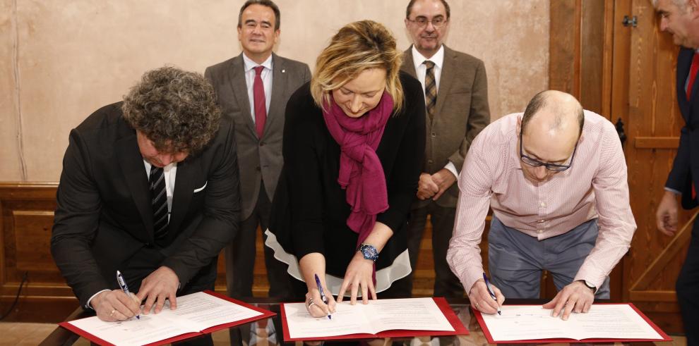 El Gobierno de Aragón y el sector del calzado diseñarán un Plan estratégico para mejorar su competitividad y ampliar mercado