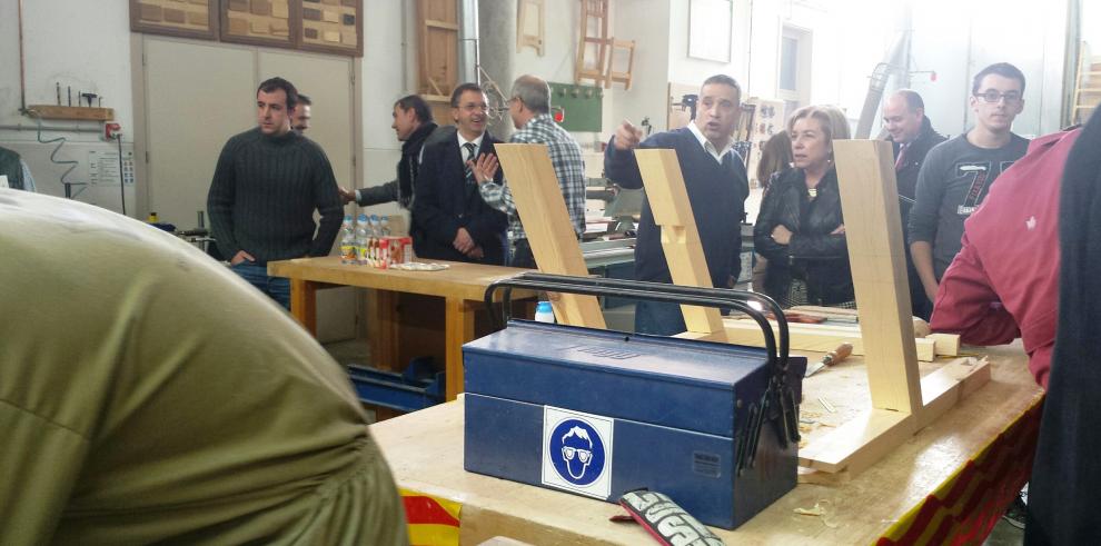 Alumnos de hostelería y madera compiten en Teruel por ser los mejores de Aragón