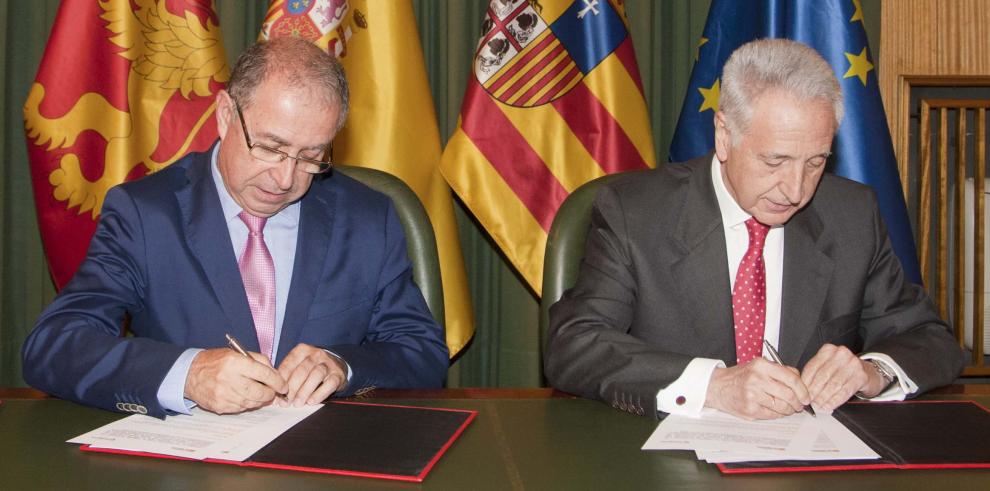 Gobierno de Aragón y Ayuntamiento firman el convenio para el sellado del antiguo vertedero municipal