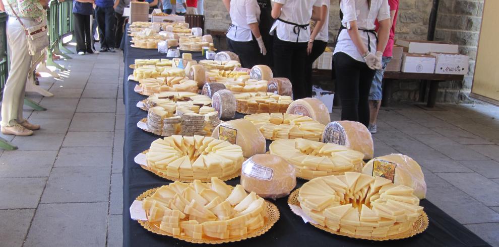La III Cata- Concurso de Quesos de Biescas entrega los premios a los mejores quesos de Aragón