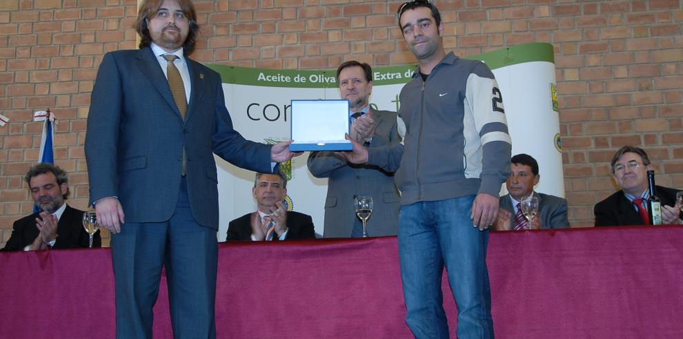 El presidente del Gobierno aragonés asiste a la Fiesta de la Almazara en Maella