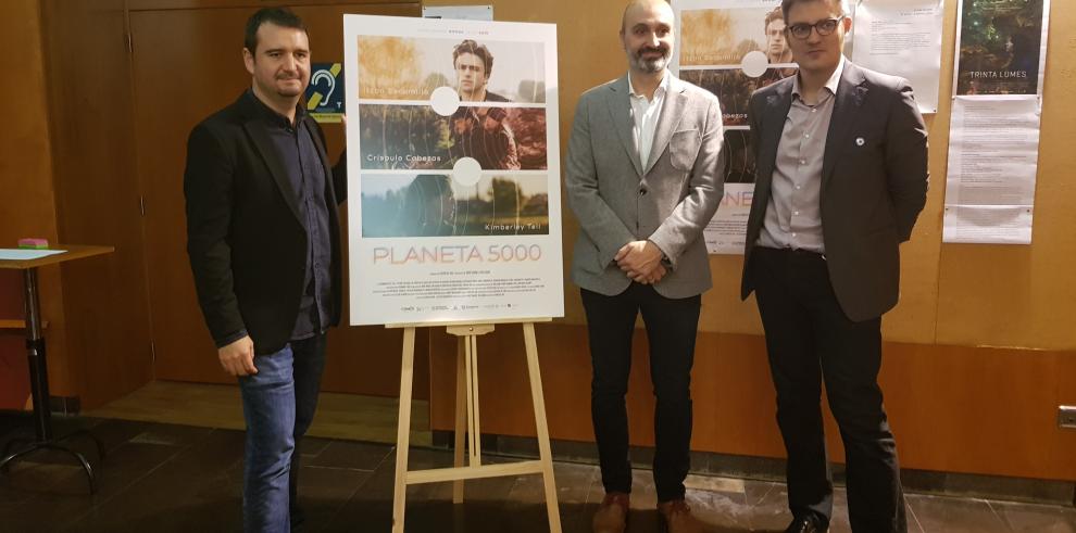 El director general de Cultura defiende el talento aragonés en el estreno de la película ‘Planeta 5000’