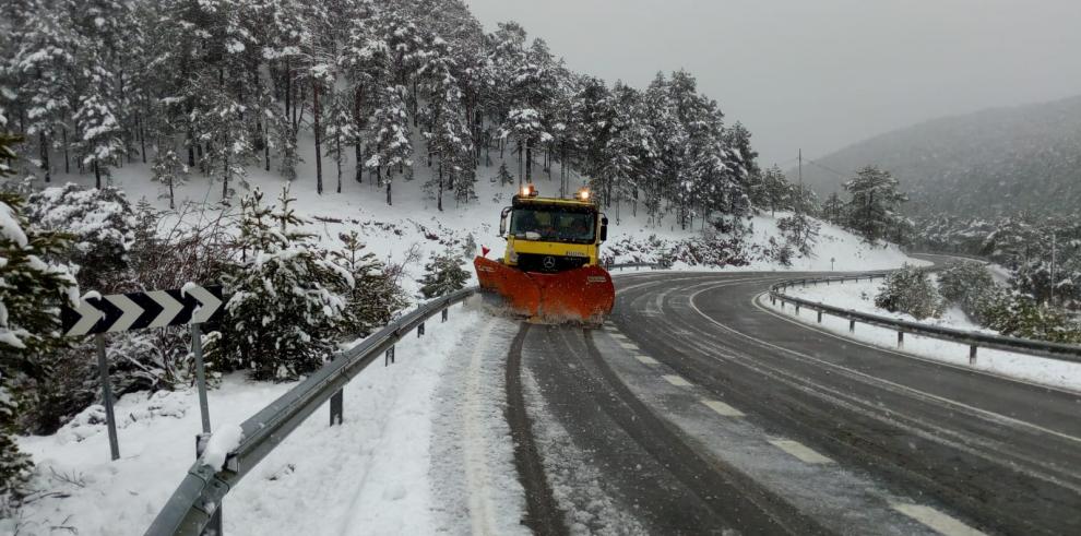 Intensa jornada para garantizar la vialidad invernal en las carreteras autonómicas