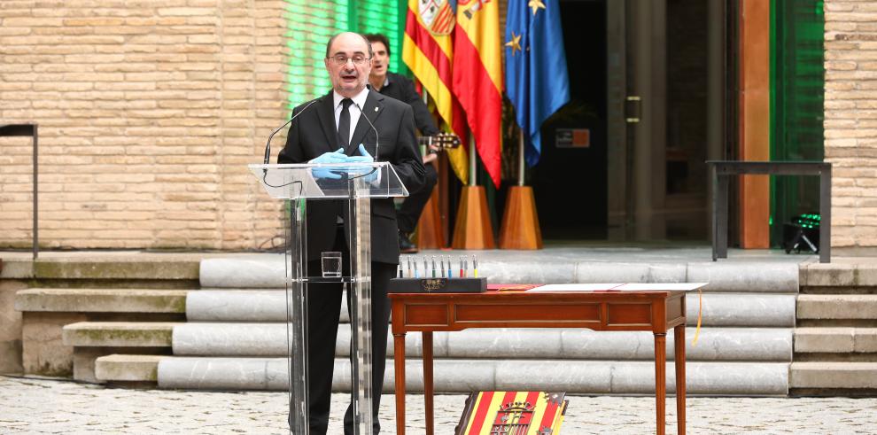 Un sobrio acto para celebrar el Día de Aragón dedicado a las víctimas de la pandemia y a los profesionales que nos cuidan