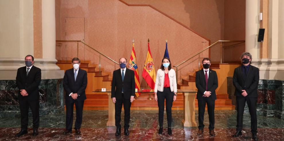 La ministra de Industria, Comercio y Turismo, el vicepresidente del Gobierno de Aragón y los presidentes de las comarcas del Aranda y del Bajo Cinca han firmado los programas de sostenibilidad turística