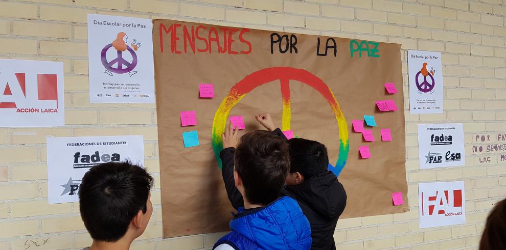 El IES Azucarera se suma al Día de la Paz con una serie de talleres didácticos