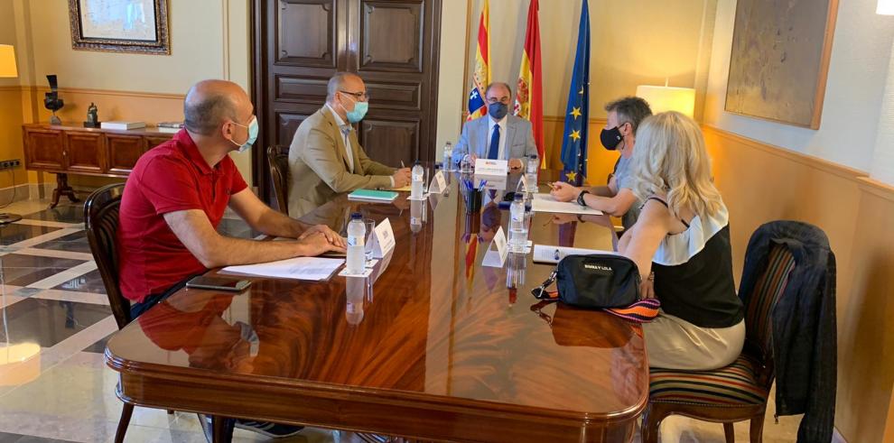 El Gobierno de Aragón ultima con la comunidad educativa el inicio de curso