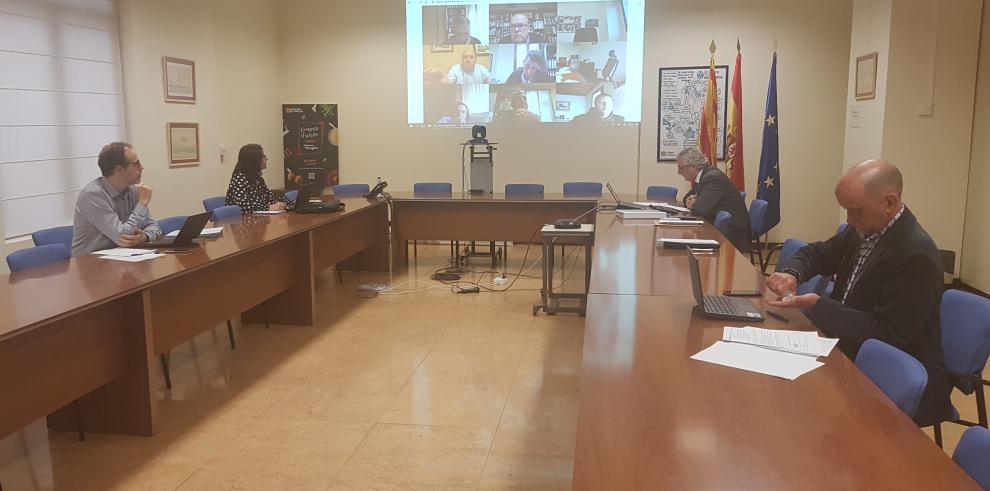 El Gobierno de Aragón facilita la incorporación de temporeros a la campaña de fruta, permite el control de las poblaciones cinegéticas y compromete un calendario de pagos para el apoyo del sector agroalimentario