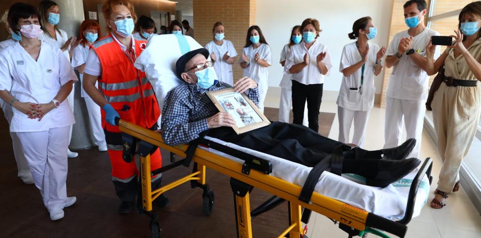 Eugenio, de 89 años, el último paciente de los centros Covid-19 de Aragón en recibir el alta