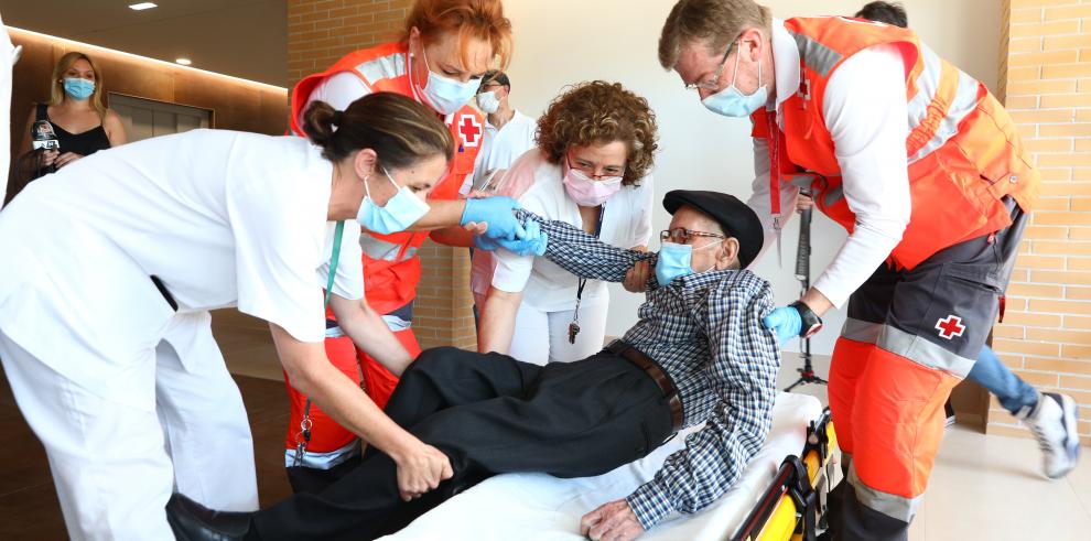 Eugenio, de 89 años, el último paciente de los centros Covid-19 de Aragón en recibir el alta