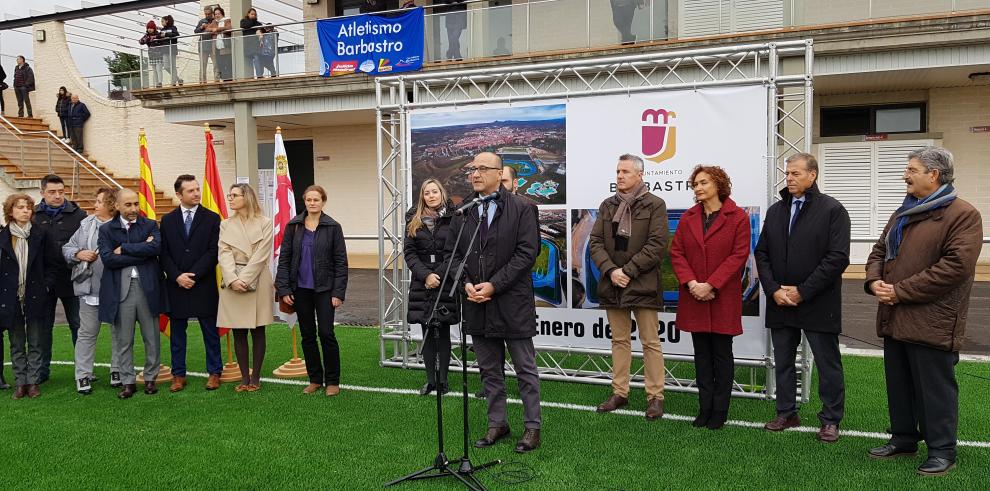 El Gobierno de Aragón invierte 2,4 millones de euros en las nuevas pistas de atletismo de Barbastro