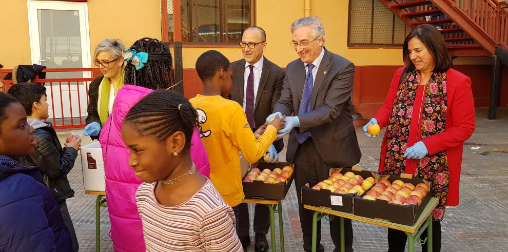 Diez nuevos centros se suman al “Programa de consumo de fruta y leche en las Escuelas”