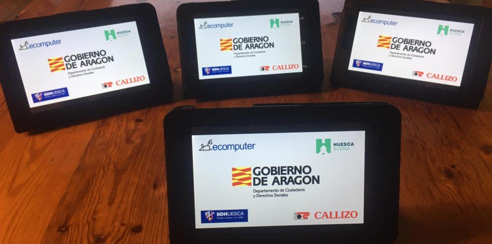 Empresas y particulares donan más de 700 tablets a las residencias aragonesas para reforzar la comunicación entre los mayores y sus familias