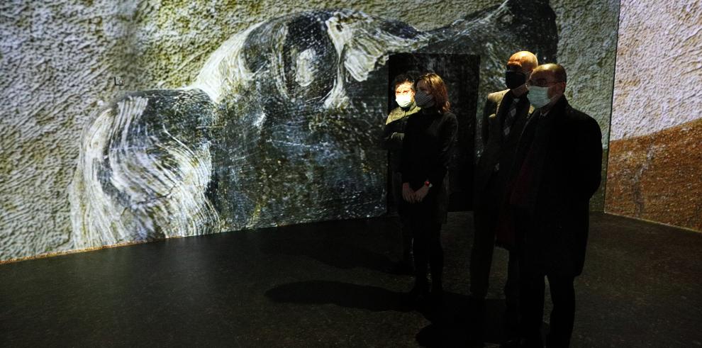 Un proyecto innovador e inmersivo permite acercarse a las pinturas negras de Goya en el IAACC Pablo Serrano, convertido en una cámara oscura