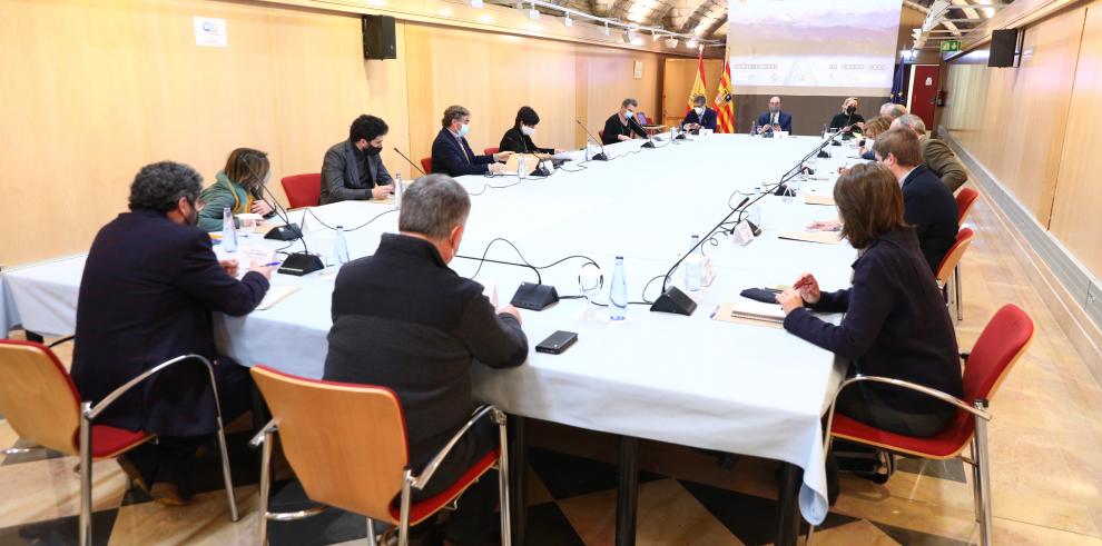 El Gobierno de Aragón coordinará un plan de empleo con ayuntamientos y diputaciones para trabajadores afectados por el cierre de las estaciones de esquí