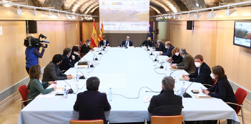 El Gobierno de Aragón coordinará un plan de empleo con ayuntamientos y diputaciones para trabajadores afectados por el cierre de las estaciones de esquí