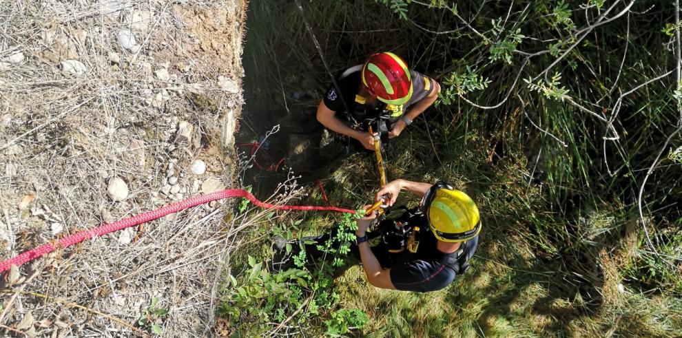 Más de 140 bomberos de Aragón, Navarra, Guipúzcoa y Francia participan en un gran simulacro de búsqueda de personas en el Embalse de Yesa