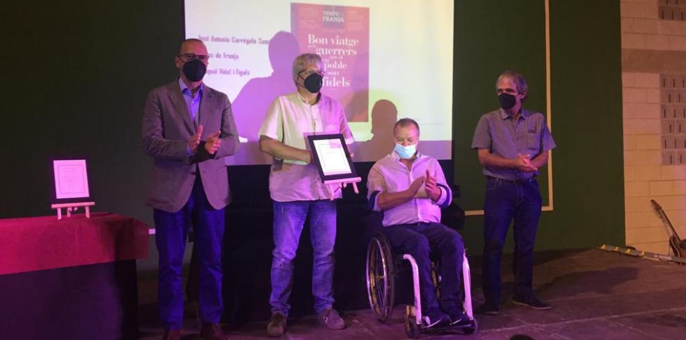 Felipe Faci entrega el Premio Desideri Lombarte a la revista ‘Temps de Franja’ y a los investigadores José Antonio Carrègalo Sancho y Pascual Vidal i Figols