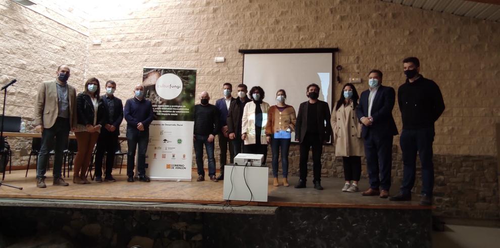 Diego Bayona presenta Culturfungi, un proyecto promovido por ATADES y financiado el Gobierno de Aragón, para promover el cultivo sostenible de setas