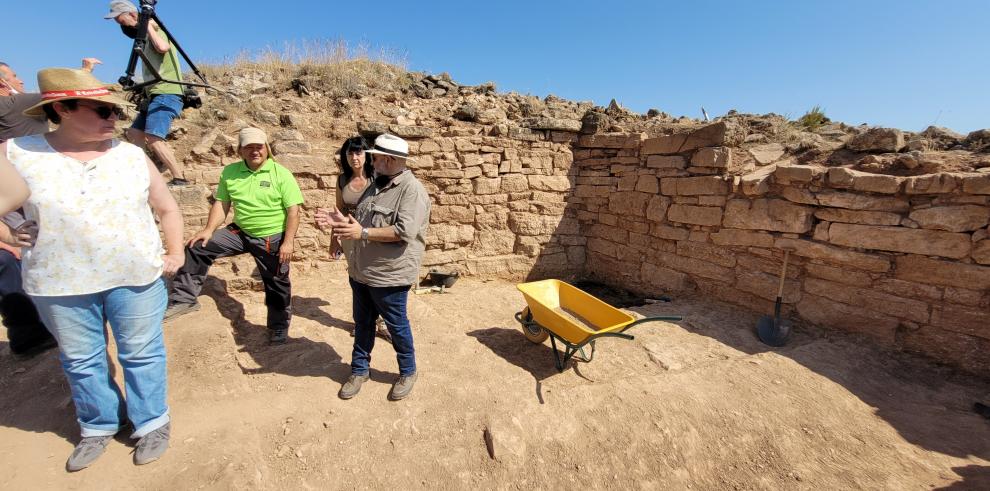 Los trabajos en el yacimiento de Aratis comienzan a descubrir la muralla de la ciudad celtíbera