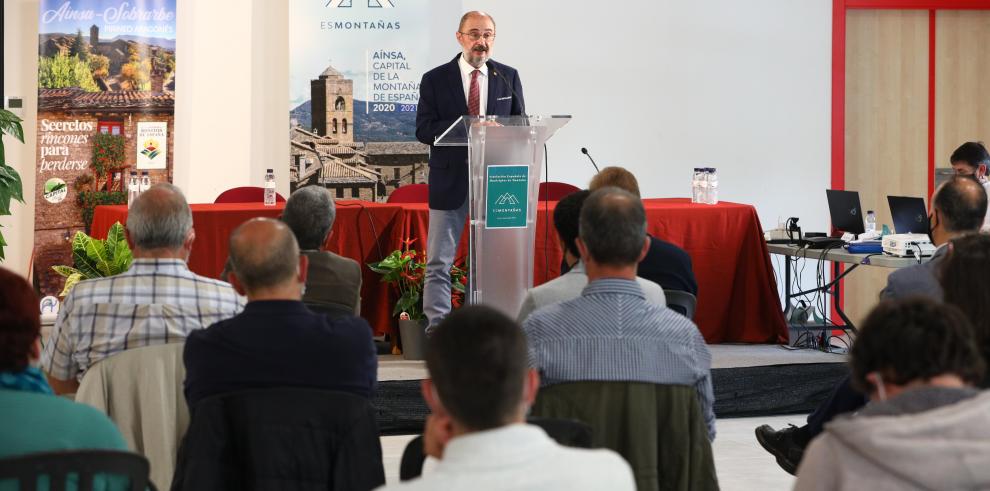 Lambán anuncia el inicio de las obras del centro de interpretación de Escalona en Ordesa y de la reforma de la residencia de Aínsa