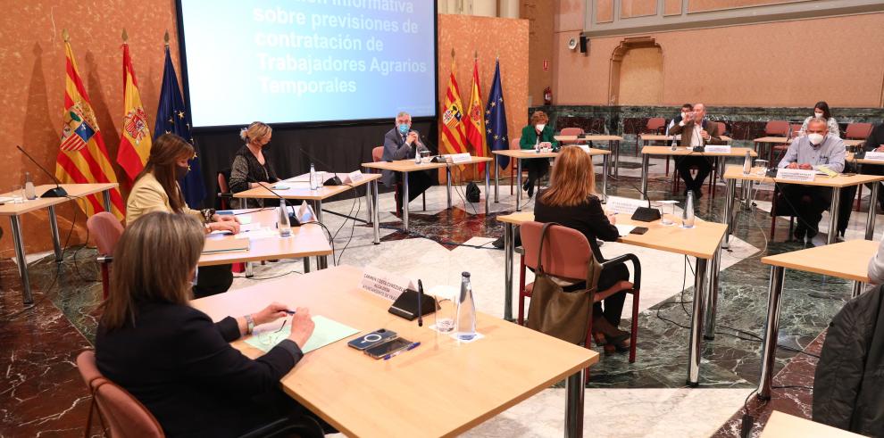 Gobierno de Aragón, municipios y comarcas vinculadas con la recogida de fruta se coordinan para velar por la seguridad y la salud durante la próxima campaña