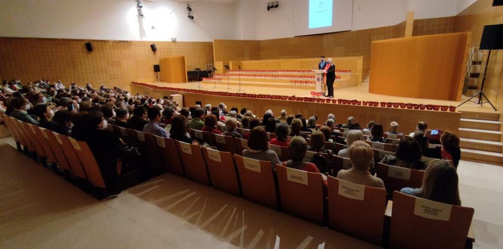 Educación rinde homenaje a los 667 docentes que se han jubilado los dos pasados cursos en Zaragoza