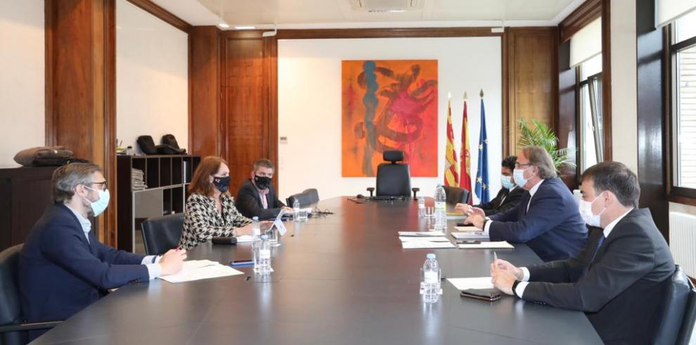Gobierno de Aragón y Ayuntamiento de Zaragoza siguen negociando la adhesión del consistorio al plan de la hostelería