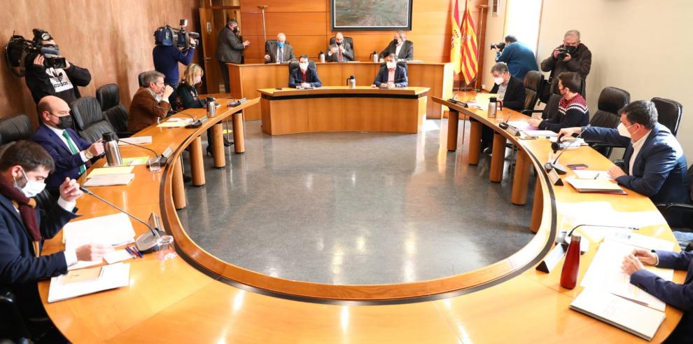 El Gobierno de Aragón involucra de nuevo a los grupos parlamentarios y a los agentes sociales en el debate sobre la financiación autonómica