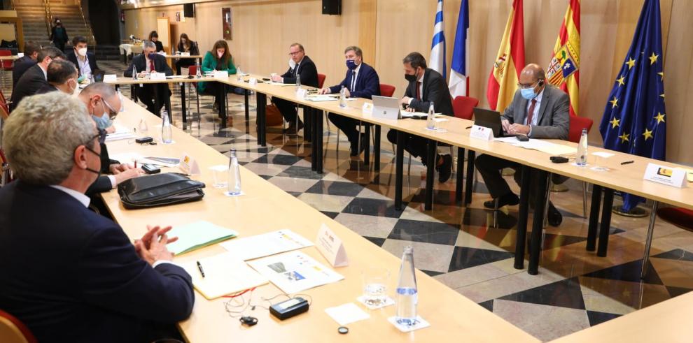 Una Agrupación Europea de Interés Económico (AEIE) coordinará y pilotará el proyecto de reapertura de la línea internacional de Canfranc