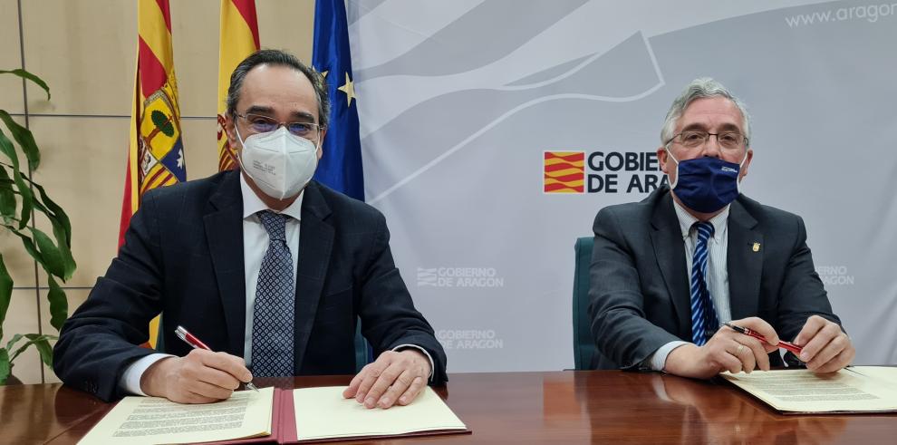El Gobierno de Aragón y Endesa firman un convenio de colaboración para la protección de la avifauna
