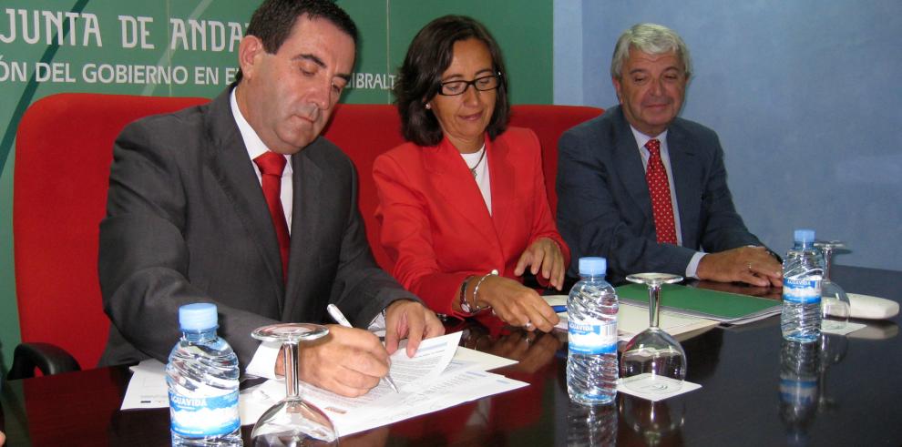 Andalucía firma un acuerdo de colaboración con Aragón para impulsar la Travesía Central 
