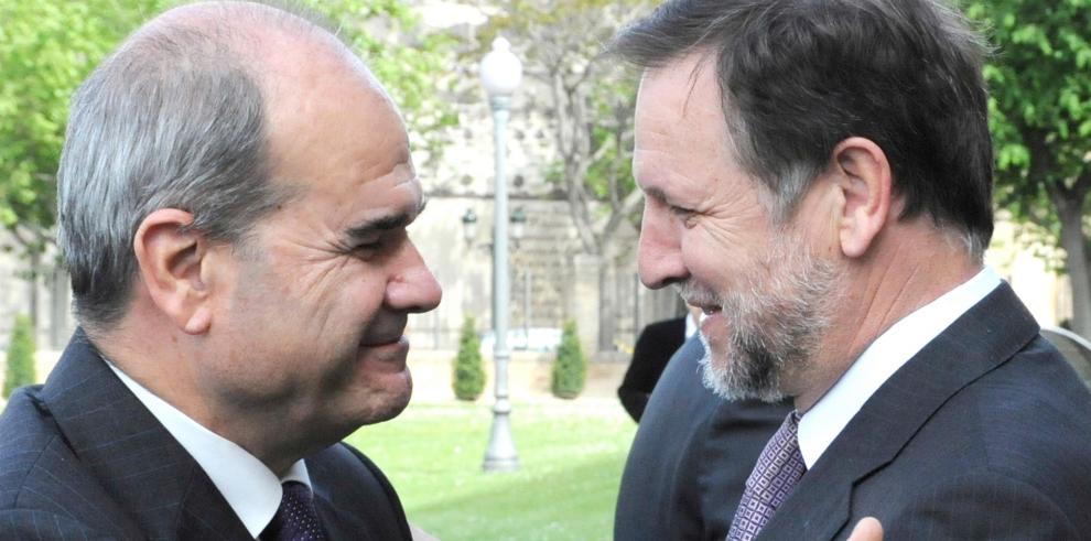 El vicepresidente tercero del Gobierno y ministro de Política Territorial traslada al presidente de Aragón el compromiso del Estado de asumir las singularidades de la Comunidad Autónoma en el nuevo modelo de financiación autonómica