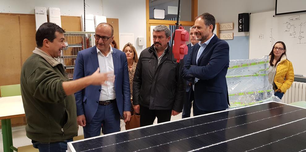 Felipe Faci visita el nuevo ciclo de energías renovables de Andorra donde se forman los futuros trabajadores de la zona