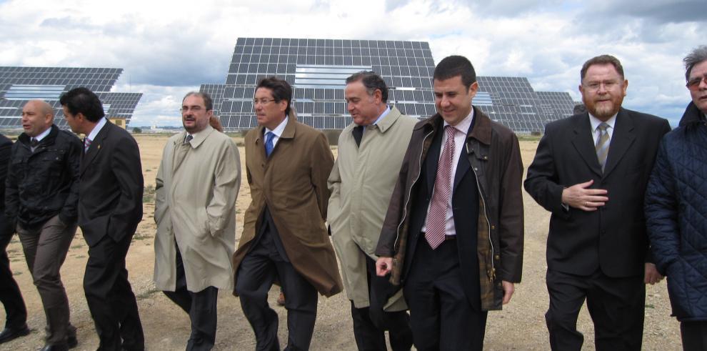 El consejero de Industria inaugura el Parque Solar Ejea
