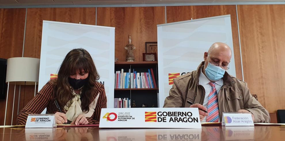 Sanidad y Alcer Ebro firman el convenio para el desplazamiento de los aragoneses en tratamiento de hemodiálisis