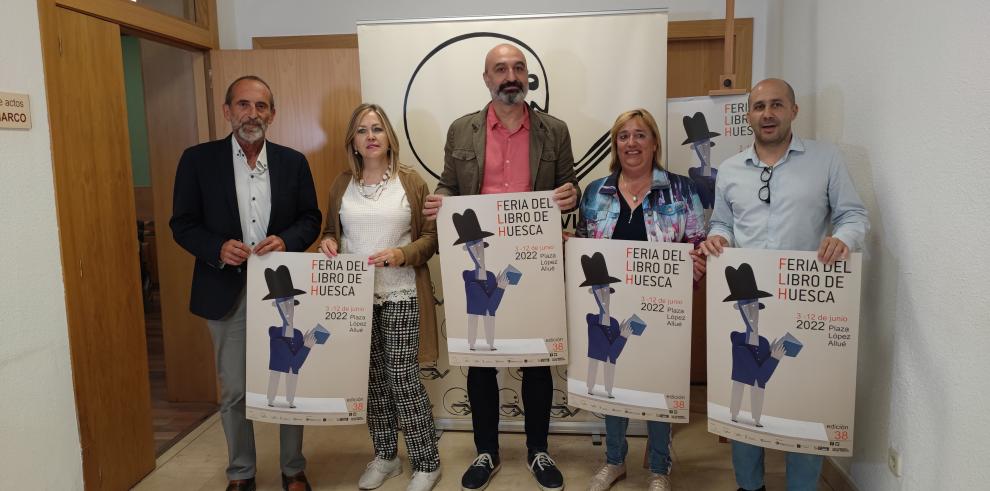 Foto de familia de la presentación de la Feria del Libro de Huesca