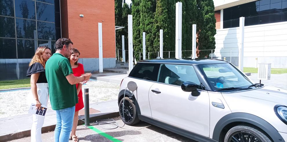 Estreno del nuevo cargador eléctrico para vehículos en CEE Zaragoza