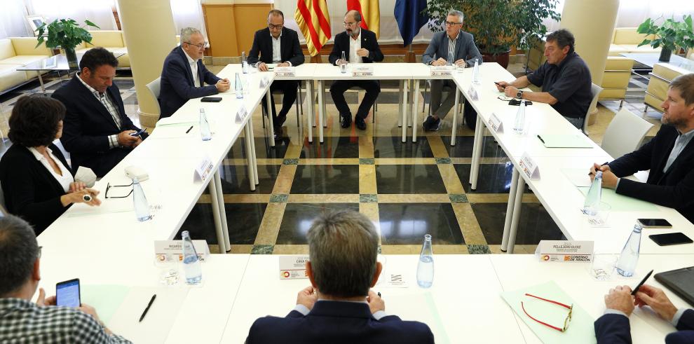 El Presidente de Aragón se reúne con alcaldes y empresarios del Pirineo