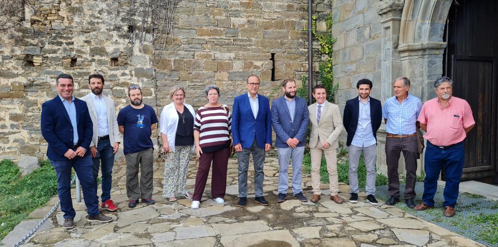 El Gobierno de Aragón ha firmado un convenio de colaboración con Turismo de Aragón, la comarca de Sobrarbe y el Ayuntamiento de El Pueyo de Araguás para facilitar las visitas guiadas a San Victorián