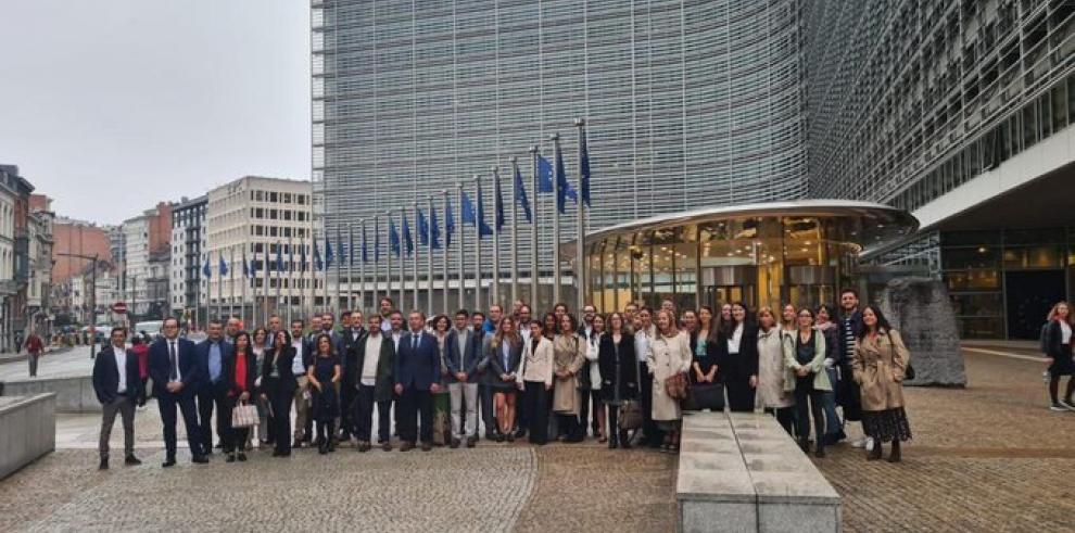 Foto de grupo de las pymes que han viajado a Bruselas.