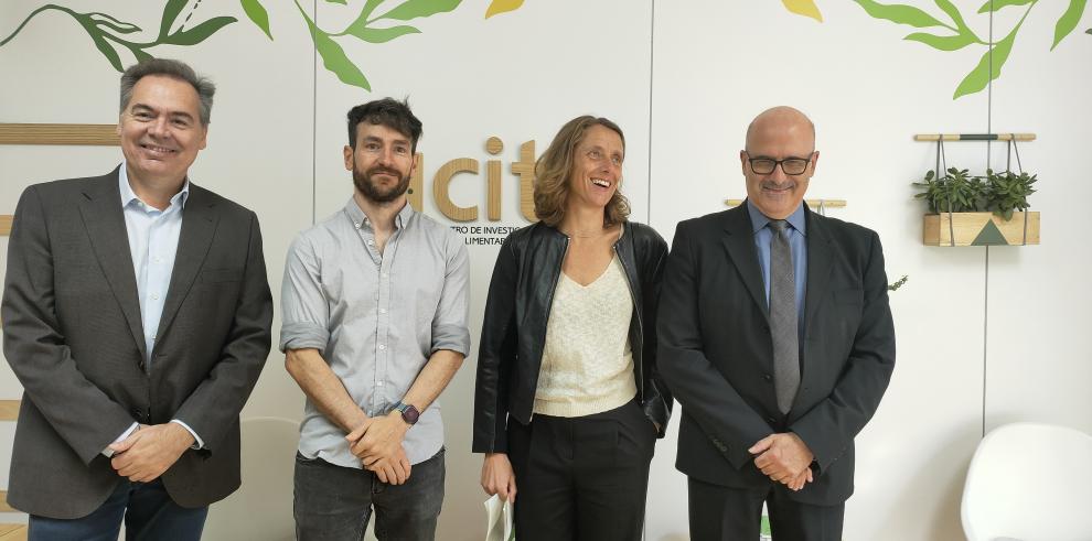 El director de la Agencia Estatal ha visitado el CITA, acompañado por su directora gerente, Lucía Soriano; el director general de Investigación, Ramón Guirado y Juan Ignacio Garcés, responsable de Proyectos Internacionales en Unizar.
