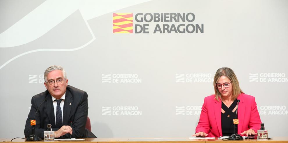 Joaquín Olona y Carmen Urbano, durante la rueda de prensa de este lunes.