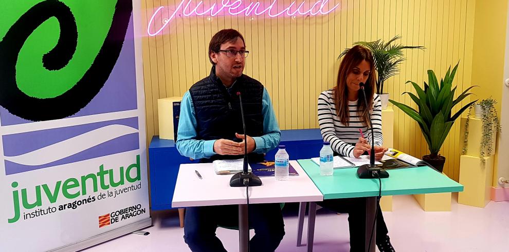 Adrián Gimeno y Marta Belber presentan en rueda de prensa la Guía 