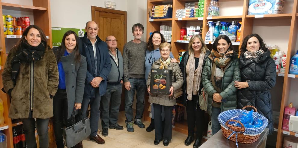 La directora de Promoción e Innovación Agroalimentaria, Carmen Urbano, ha visitado este viernes varios Comercios Adheridos a la Red de MultiServicios Rurales en la provincia de Teruel.
