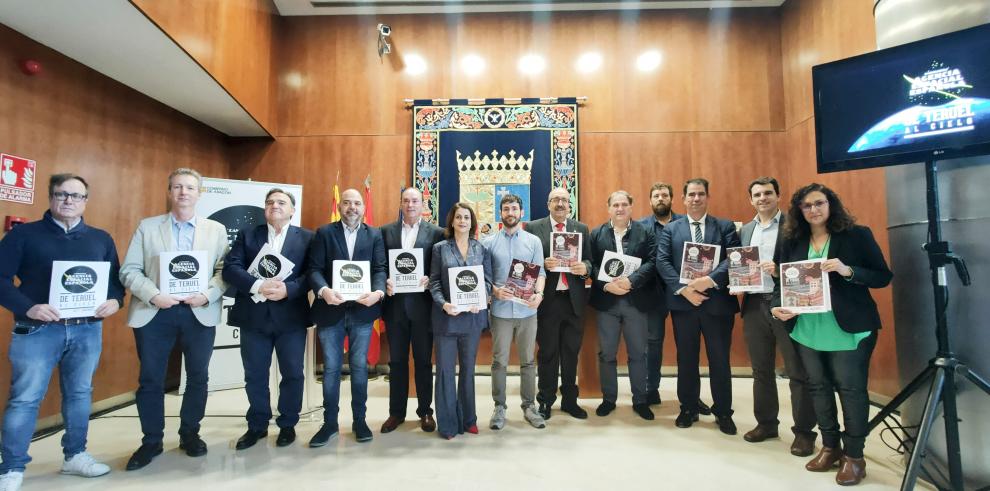Foto de grupo del día en que se presentó la candidatura de Teruel.