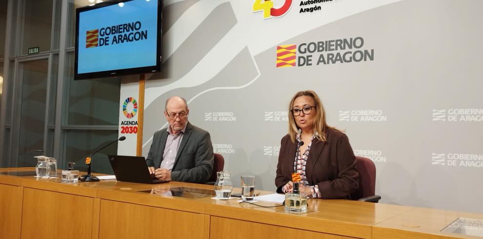 Rueda de prensa de Mayte Pérez, junto a José Ramón Ibáñez, sobre la financiación del Ayuntamiento de Zaragoza